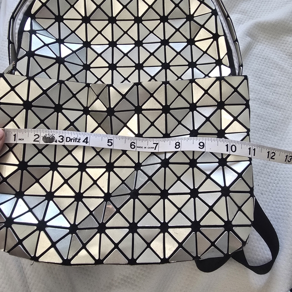 Geometric Silver Backpack - Picture 7 of 8